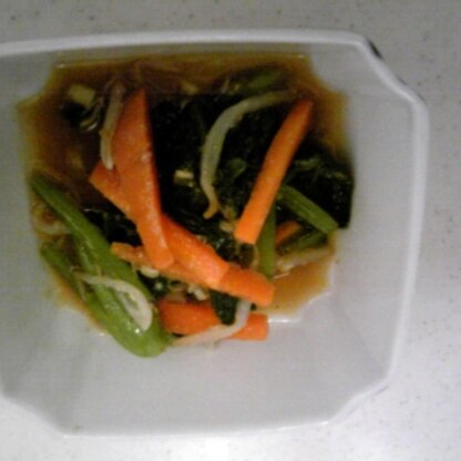 小松菜をたくさんいただいたので、作りました。小松菜以外の野菜をたくさん食べられて、おいしかったです。リピしまぁ～す。